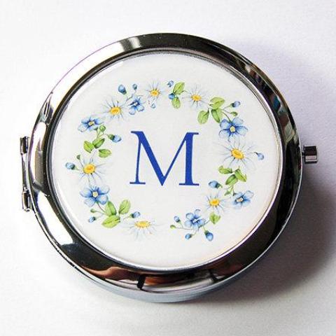 Daisy Wreath Monogram Pill Case With Mirror - Kelly's Handmade