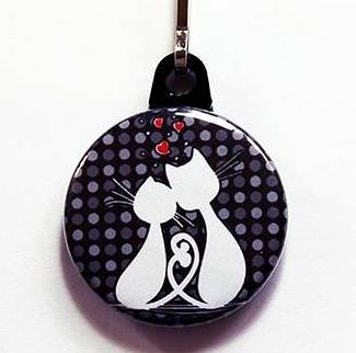 Cats In Love Zipper Pull - Kelly's Handmade