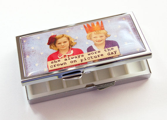 Crown On Picture Day 7 Day Pill Case - Kelly's Handmade